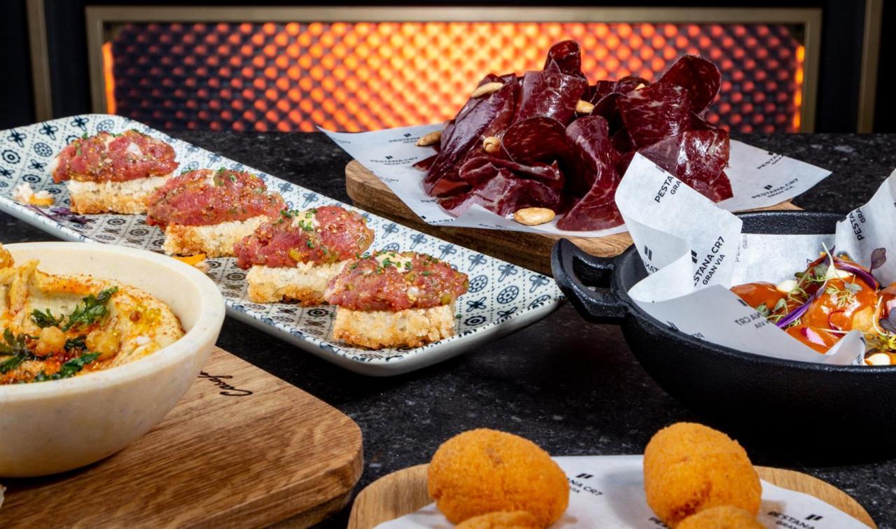 Pestana Cr7 Gran Via Madrid Hotel Екстериор снимка
