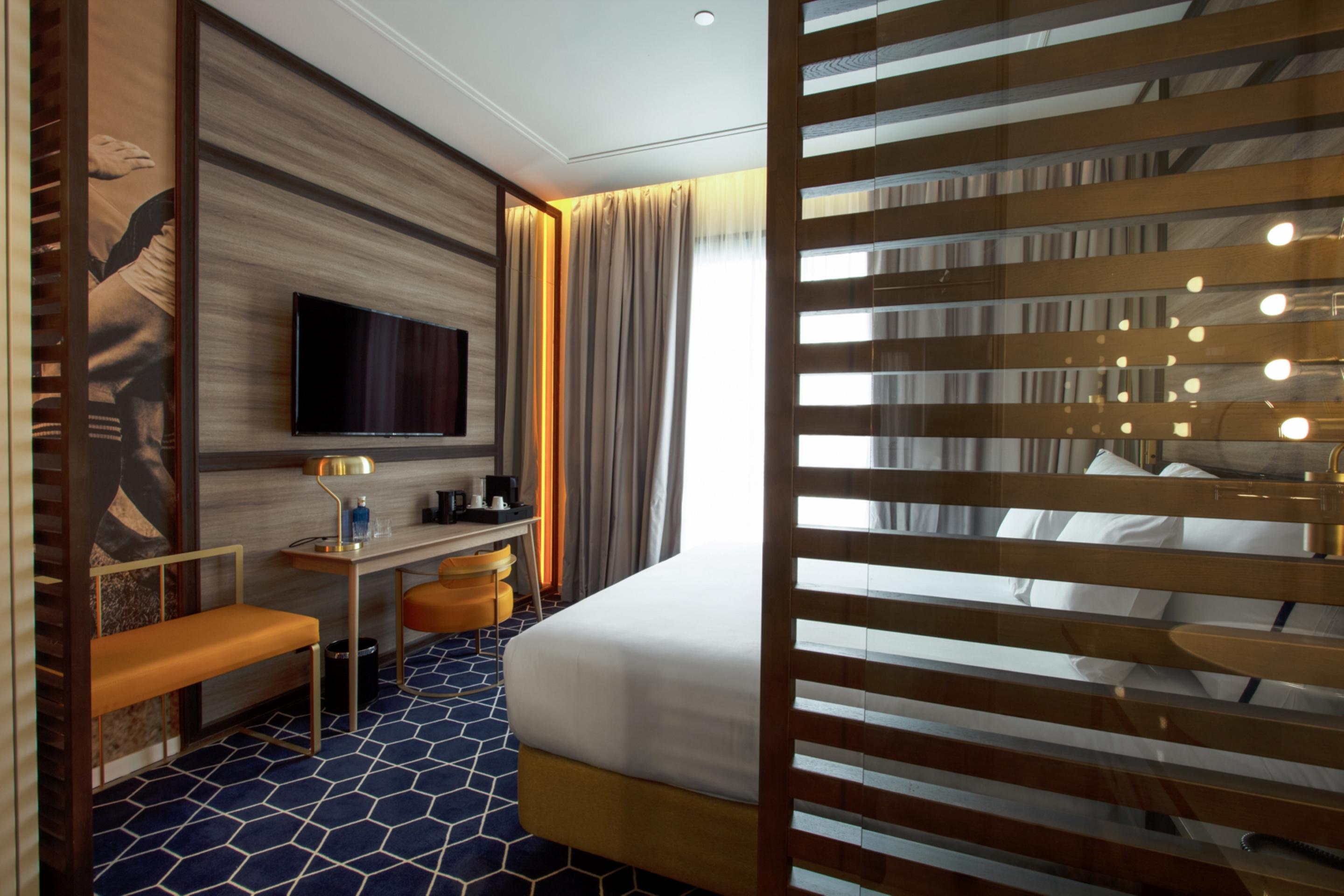 Pestana Cr7 Gran Via Madrid Hotel Екстериор снимка