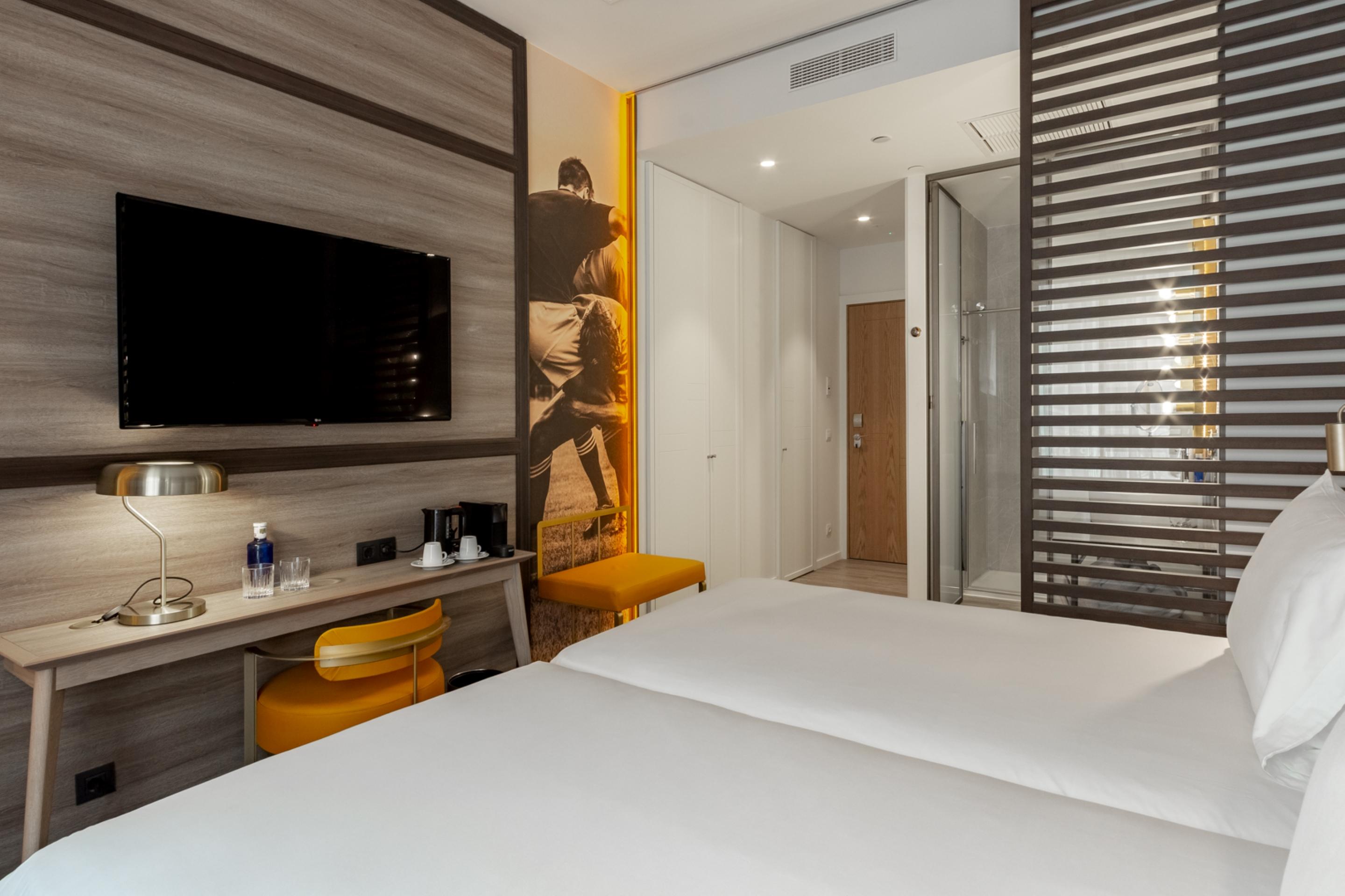 Pestana Cr7 Gran Via Madrid Hotel Екстериор снимка