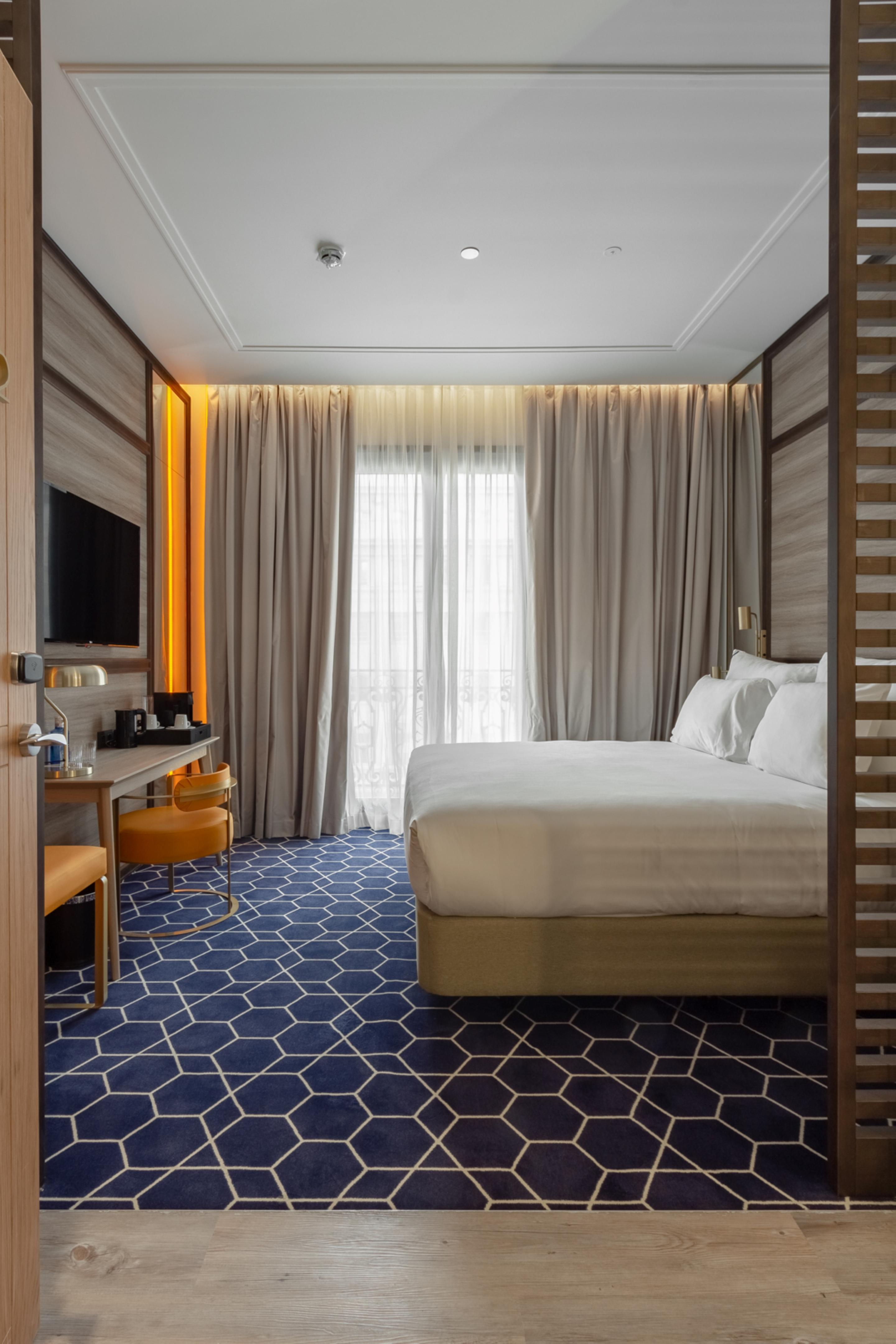 Pestana Cr7 Gran Via Madrid Hotel Екстериор снимка
