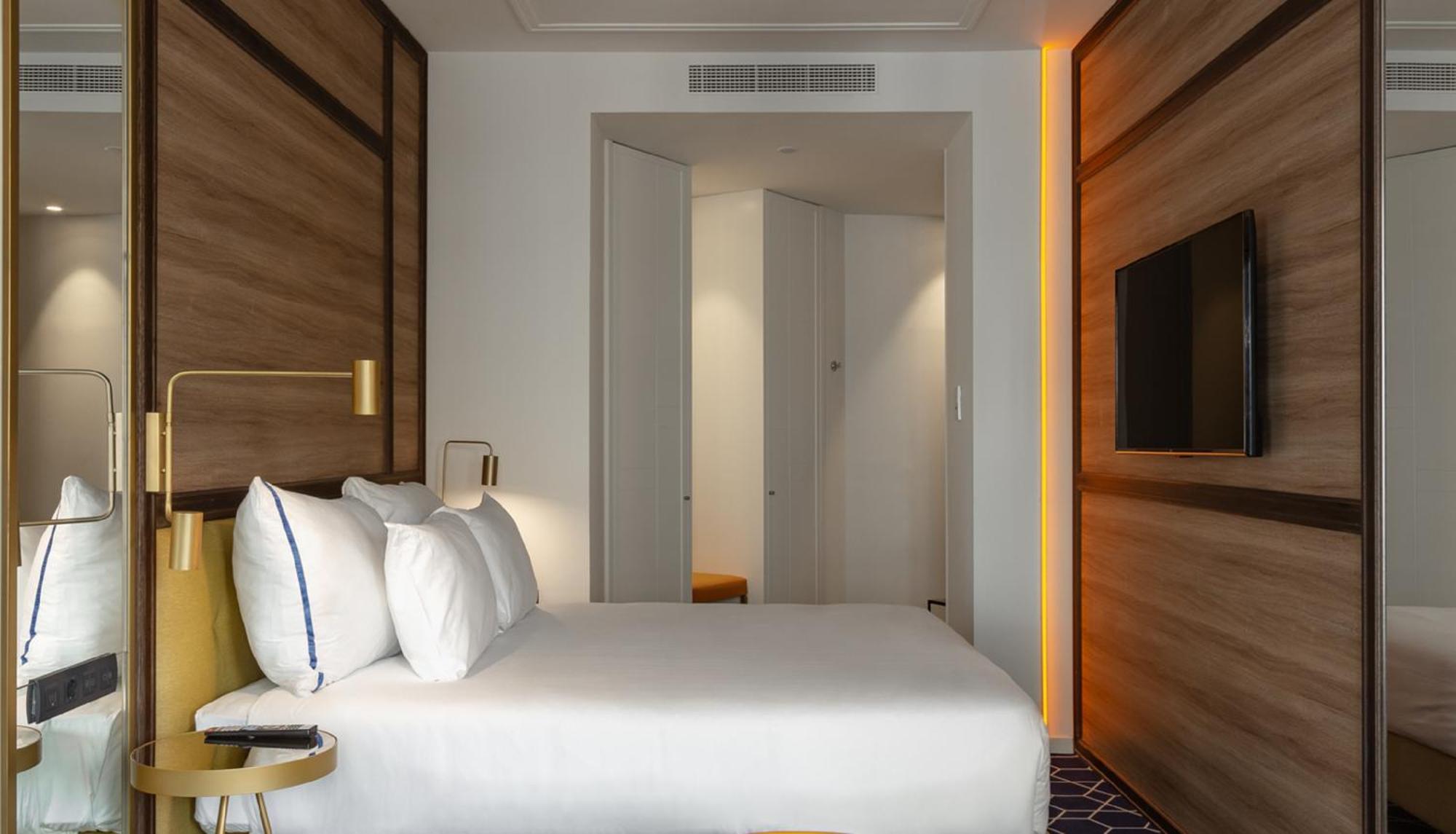 Pestana Cr7 Gran Via Madrid Hotel Екстериор снимка